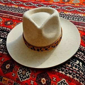 Gigi pip zephyr light oatmeal color